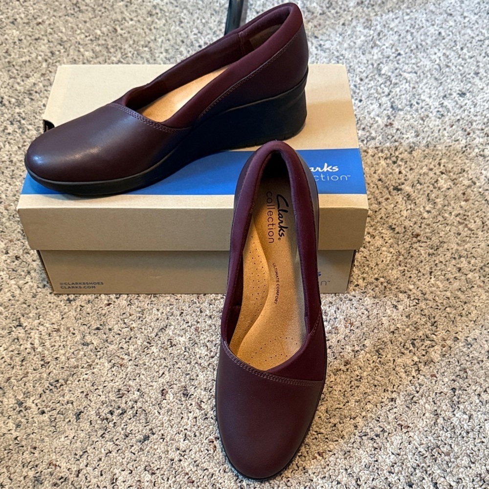 Clarks Suttyn Walk Women's Burgundy Leather Wedge Slip-On Shoes 2.75” Heel NIB 9